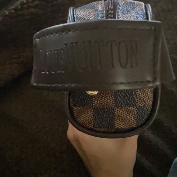 Brand new loius vuitton messenger small bag - Picture 2 of 5